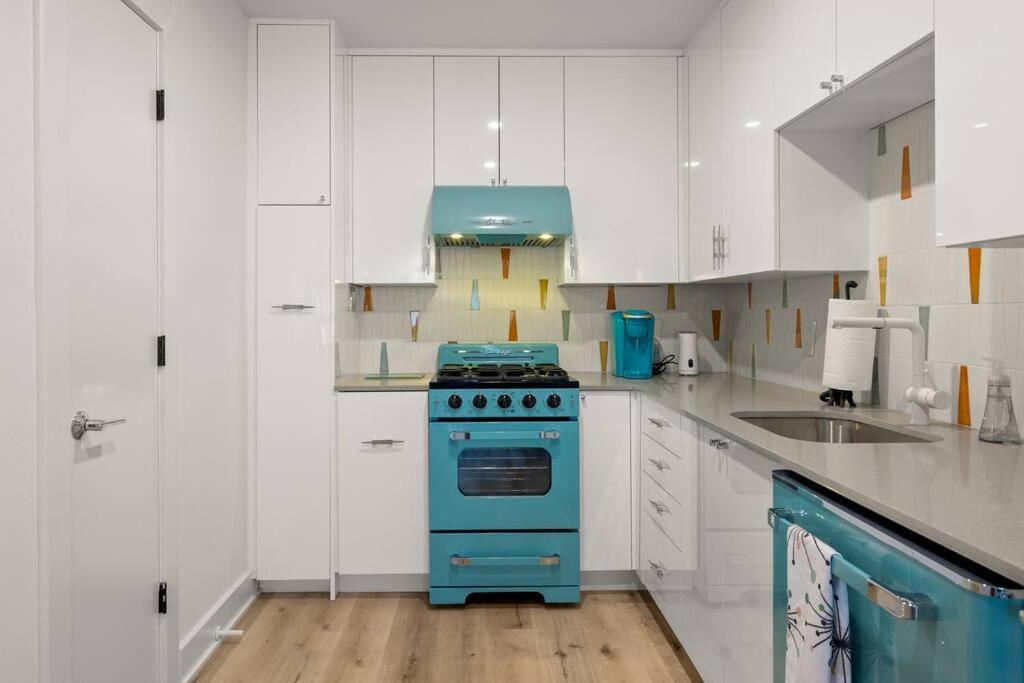 Soco-a-go-go Apartment *