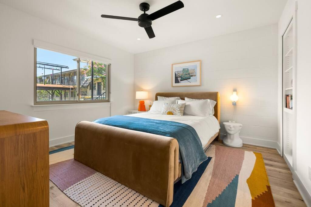 Soco-a-go-go Apartment